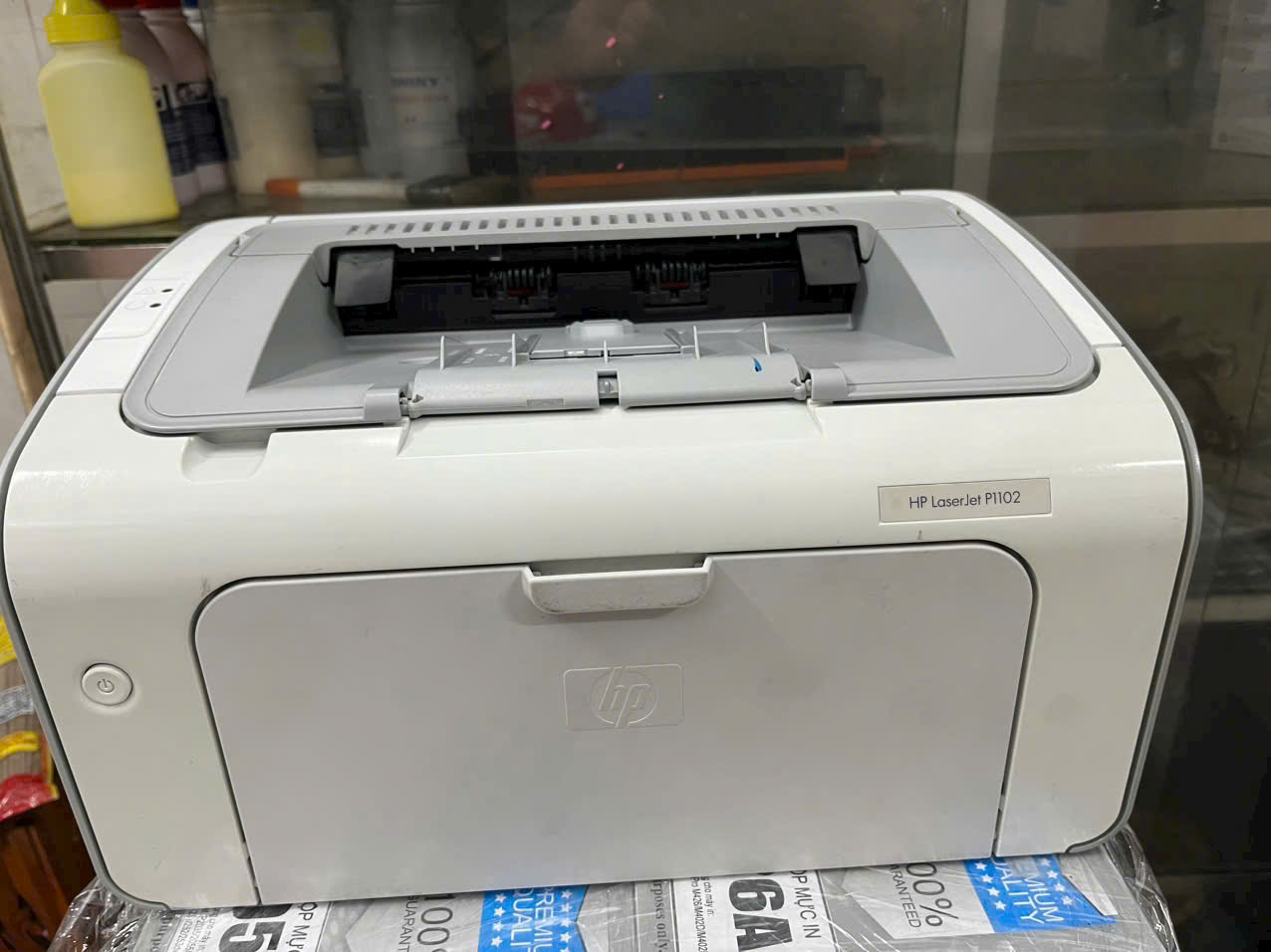 Máy in HP P1102 đã sử dụng nhỏ gọn, in đơn hàng, in  văn bản nhanh chóng